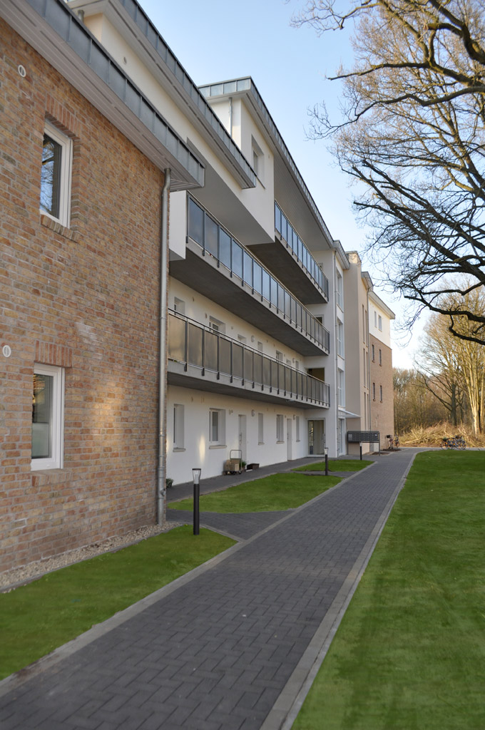 Hauseingangsseite zum Einzug, März 2014